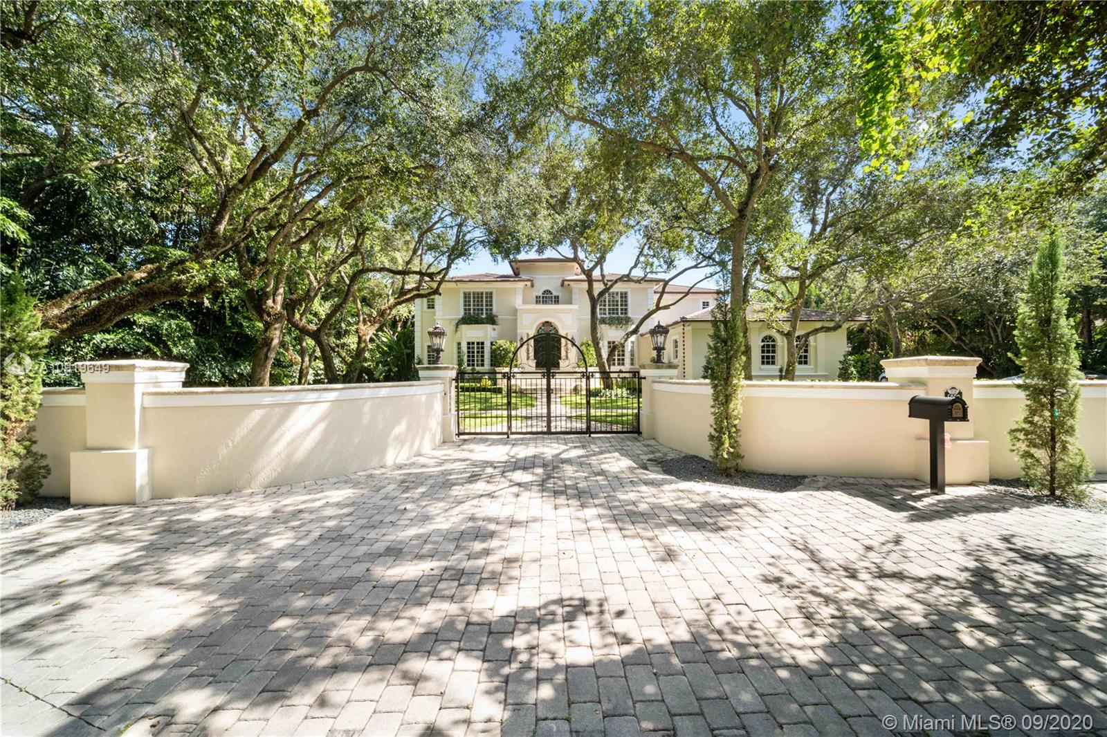 5050 SW 86th St, Miami, FL 33143