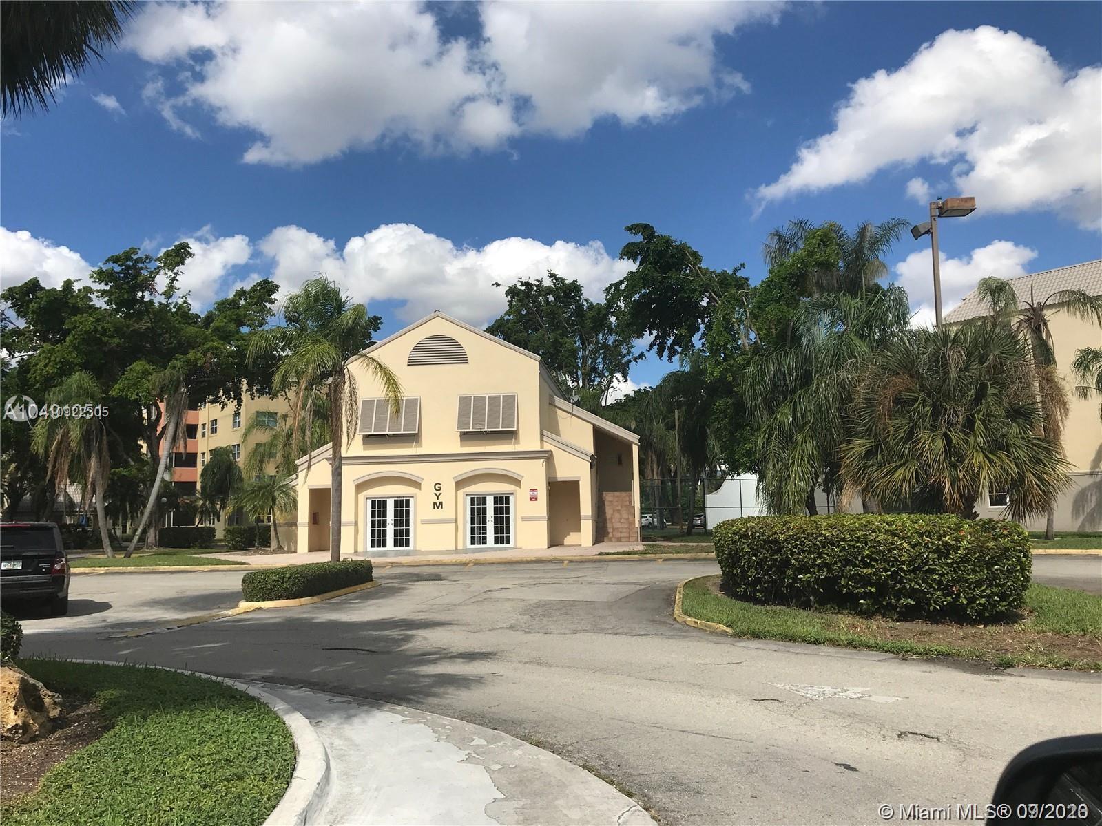 Doral, FL 33166,8180 Geneva Ct #423