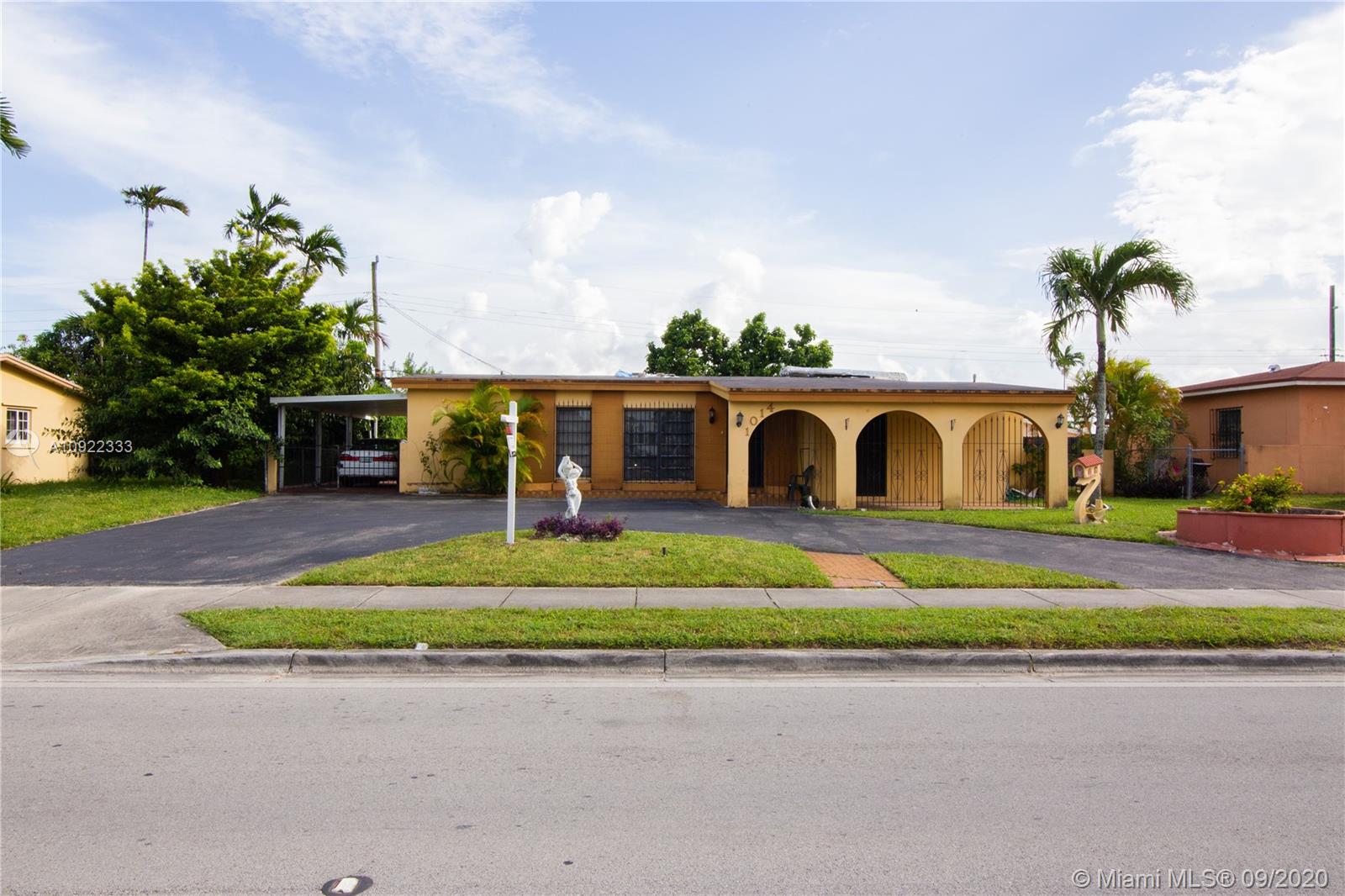 1014 W 68th St, Hialeah, FL 33014