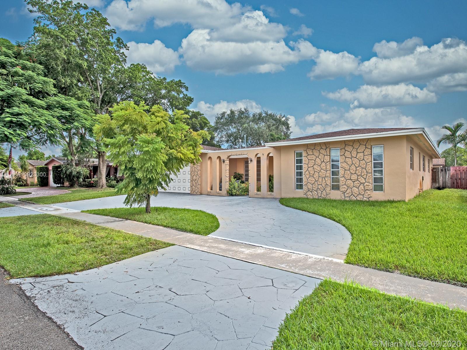 531 NW 93 terr, Pembroke Pines, FL 33024