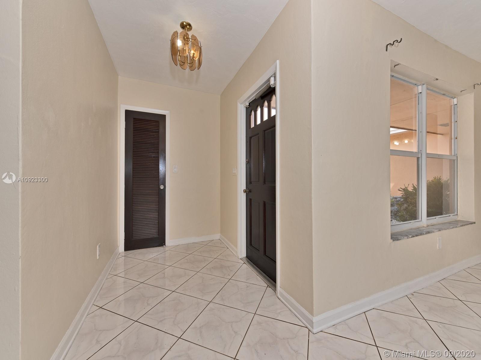 Pembroke Pines, FL 33024,531 NW 93 terr