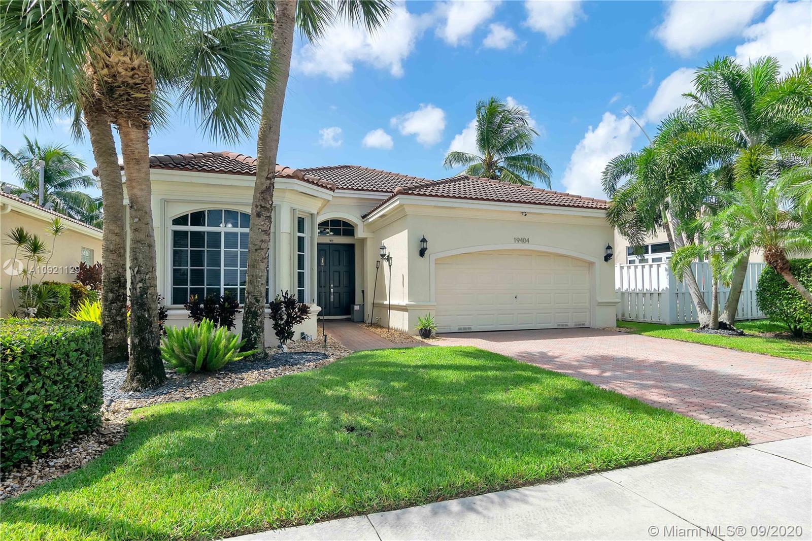 19404 SW 66th St, Pembroke Pines, FL 33332