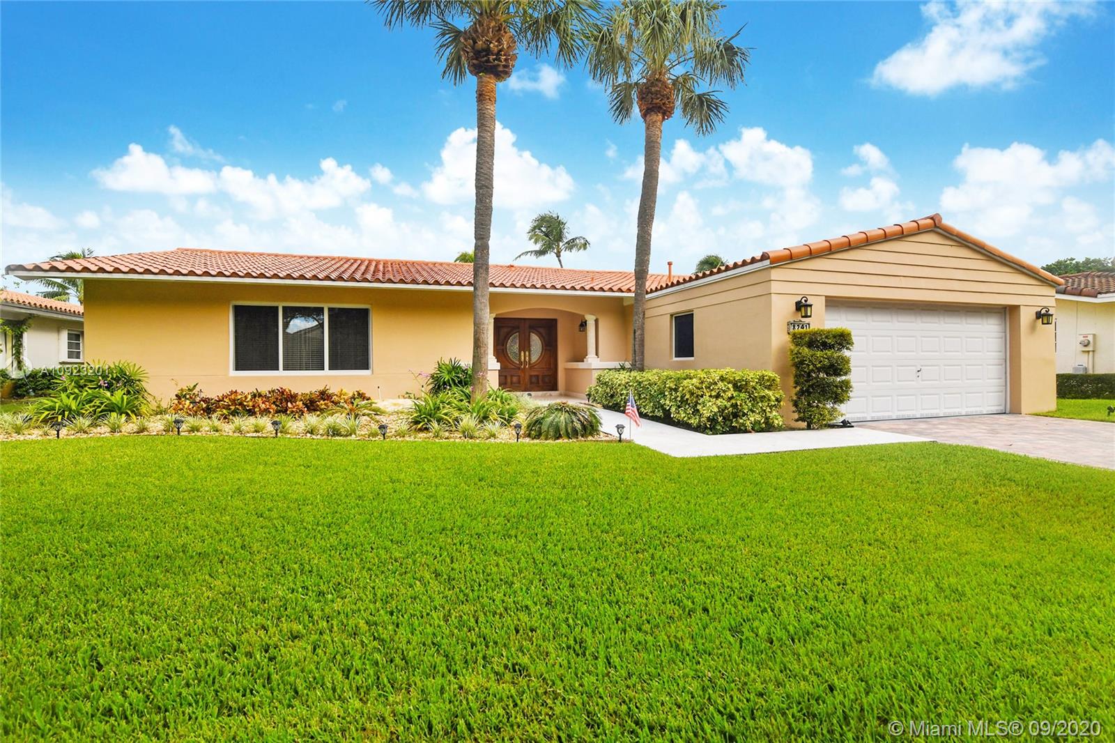 8241 Dundee Ter, Miami Lakes, FL 33016