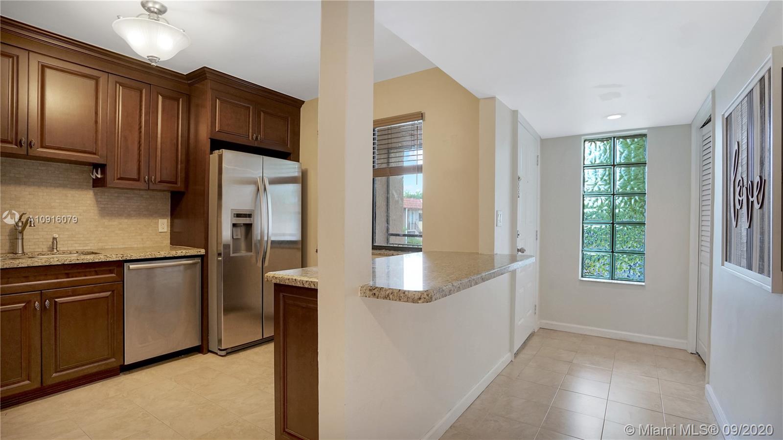 Weston, FL 33326,439 Lakeview Dr #202