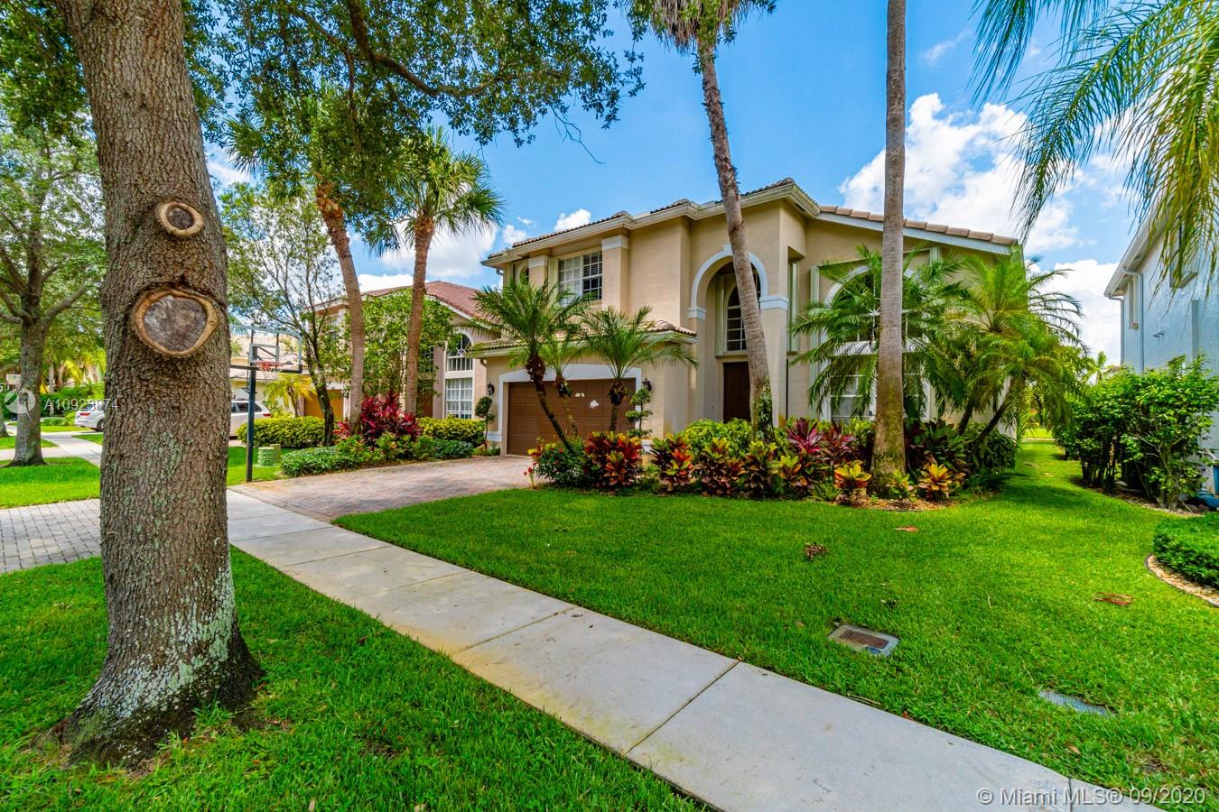 Boca Raton, FL 33498,19101 Skyridge Cir