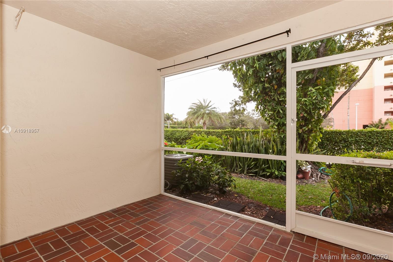 Weston, FL 33326,27 Simonton Cir