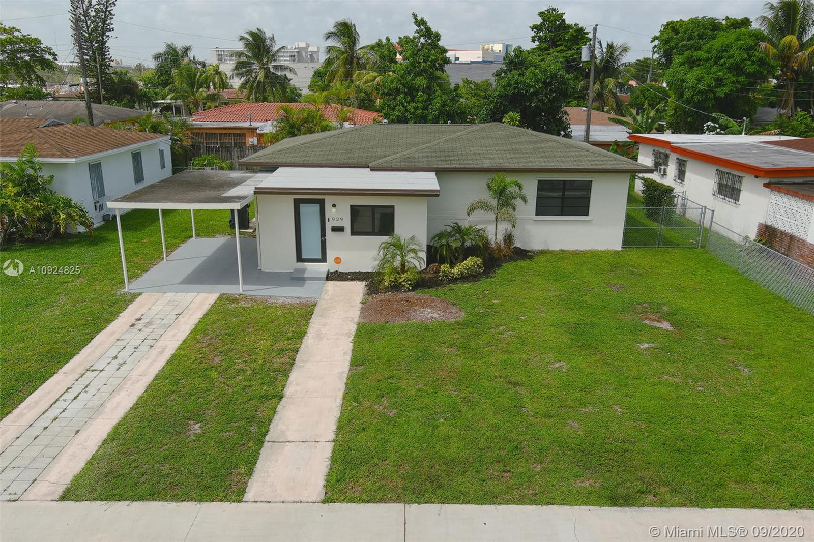 North Miami Beach, FL 33162,929 NE 163rd St