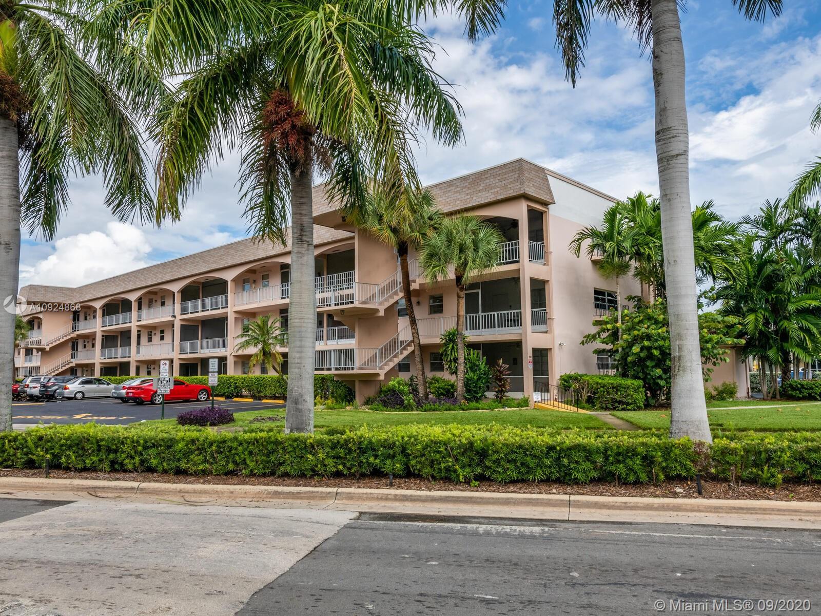 501 Blue Heron Dr #221-A, Hallandale Beach, FL 33009