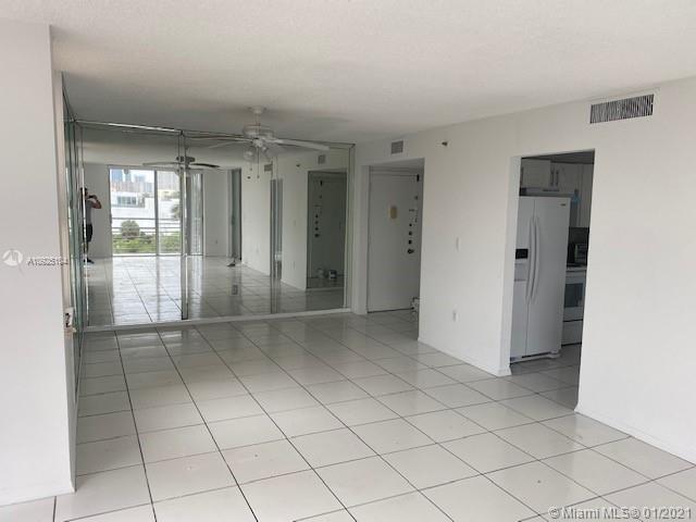 North Miami Beach, FL 33160,17890 W Dixie Hwy #506