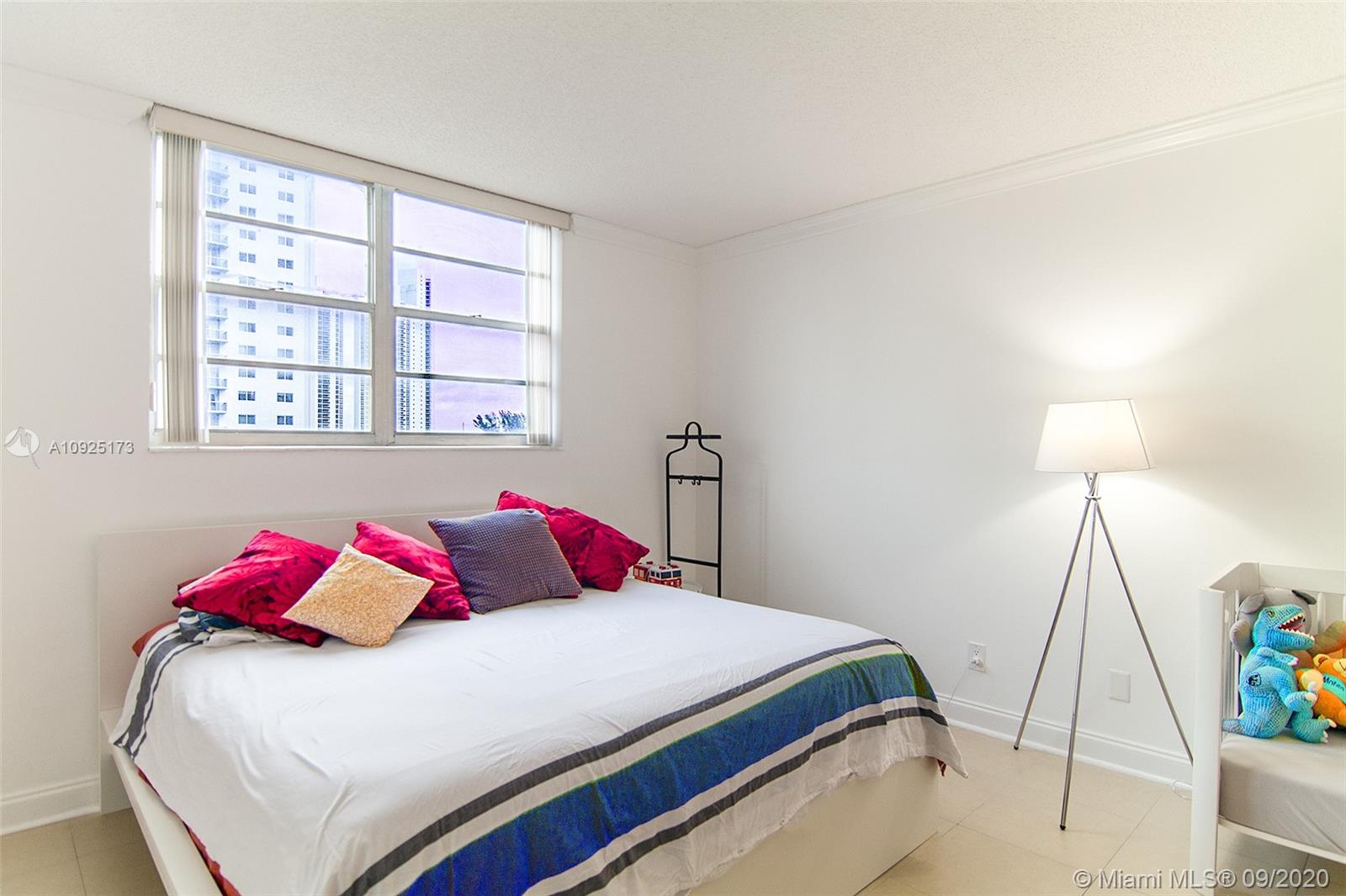 Sunny Isles Beach, FL 33160,19390 Collins Ave #406