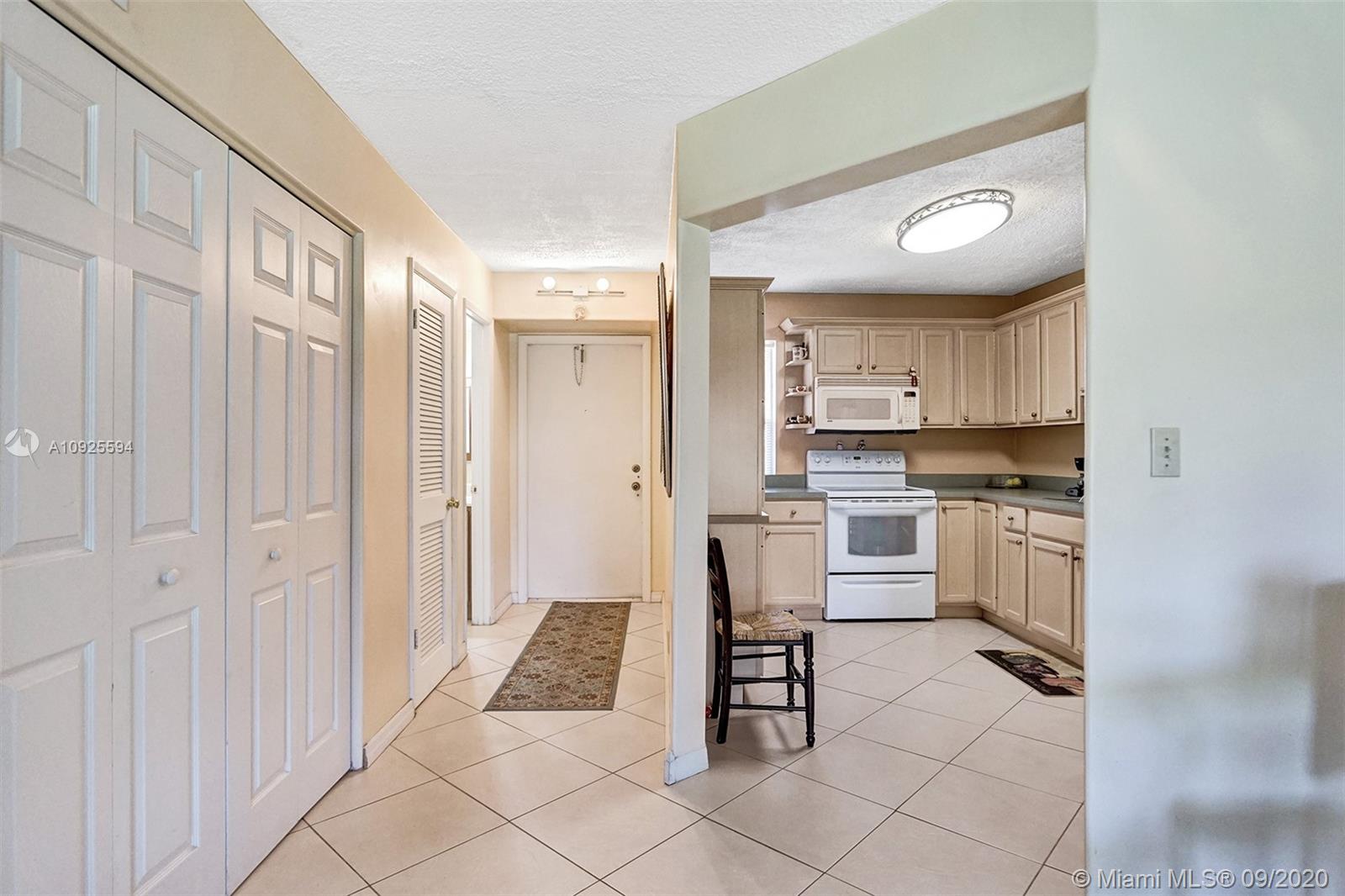 Hollywood, FL 33021,950 Hillcrest Dr #110