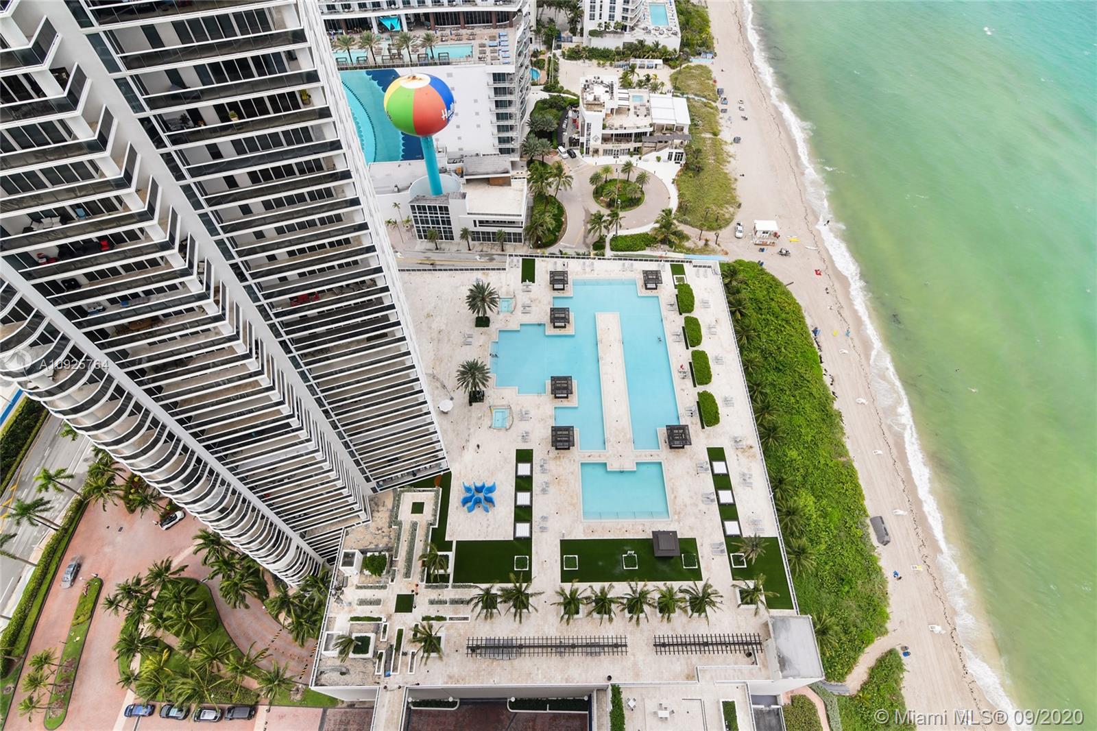 Hallandale Beach, FL 33009,1830 S Ocean Dr #3811