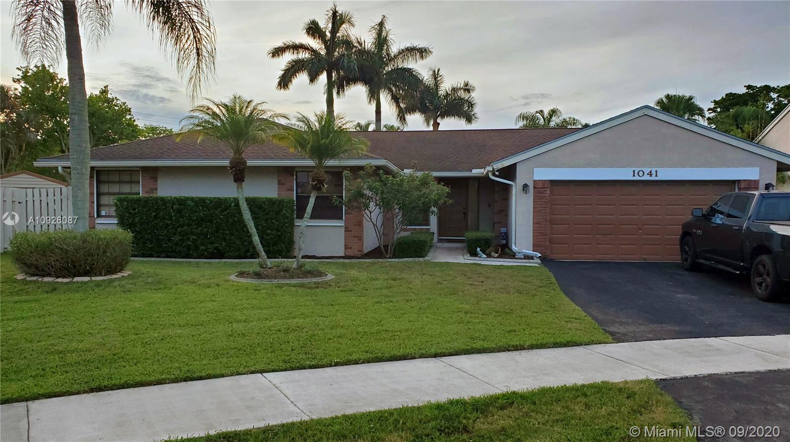 1041 Hamlin Ter, Davie, FL 33325