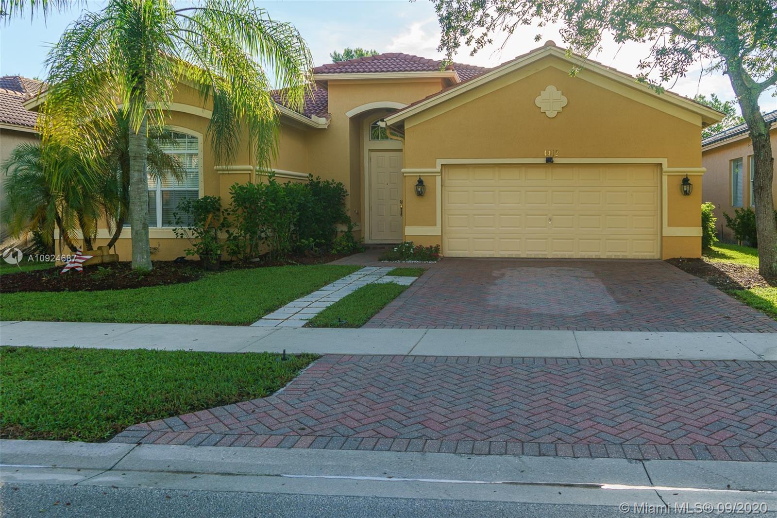 4412 W Whitewater Ave, Weston, FL 33332