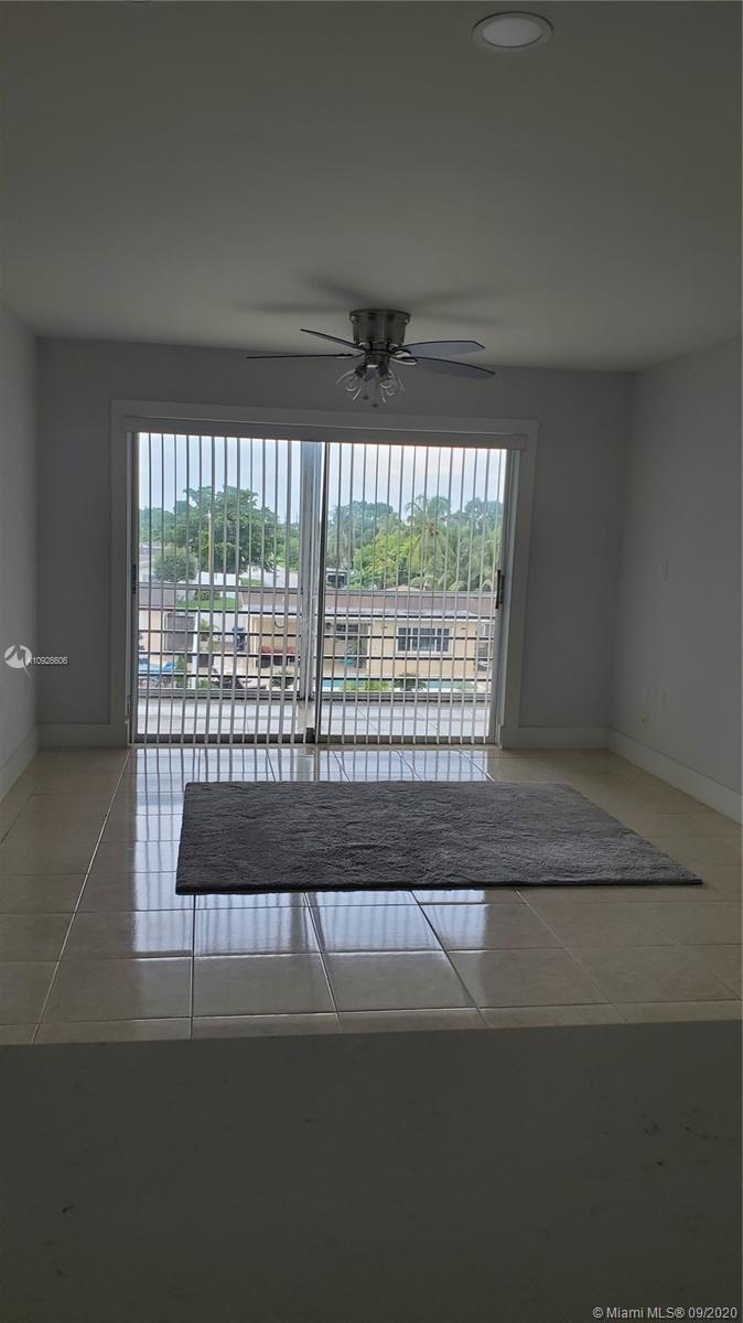 Sunrise, FL 33322,8305 Sunrise Lakes Blvd #306