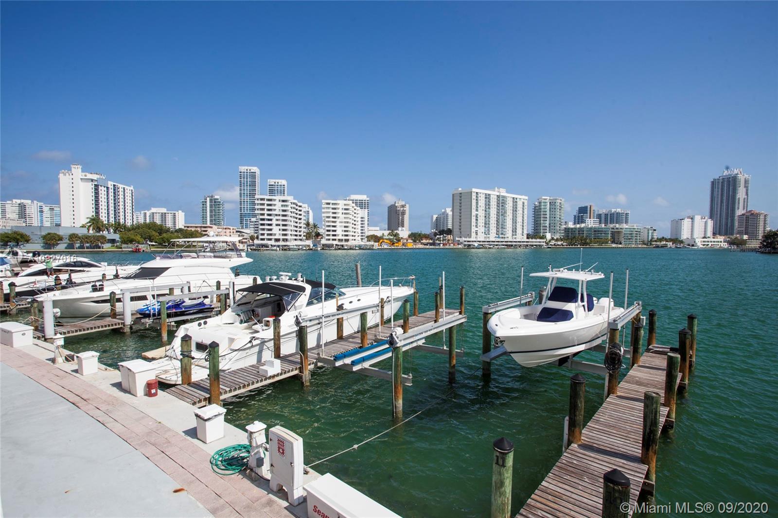 Miami Beach, FL 33141,900 Bay Dr #313