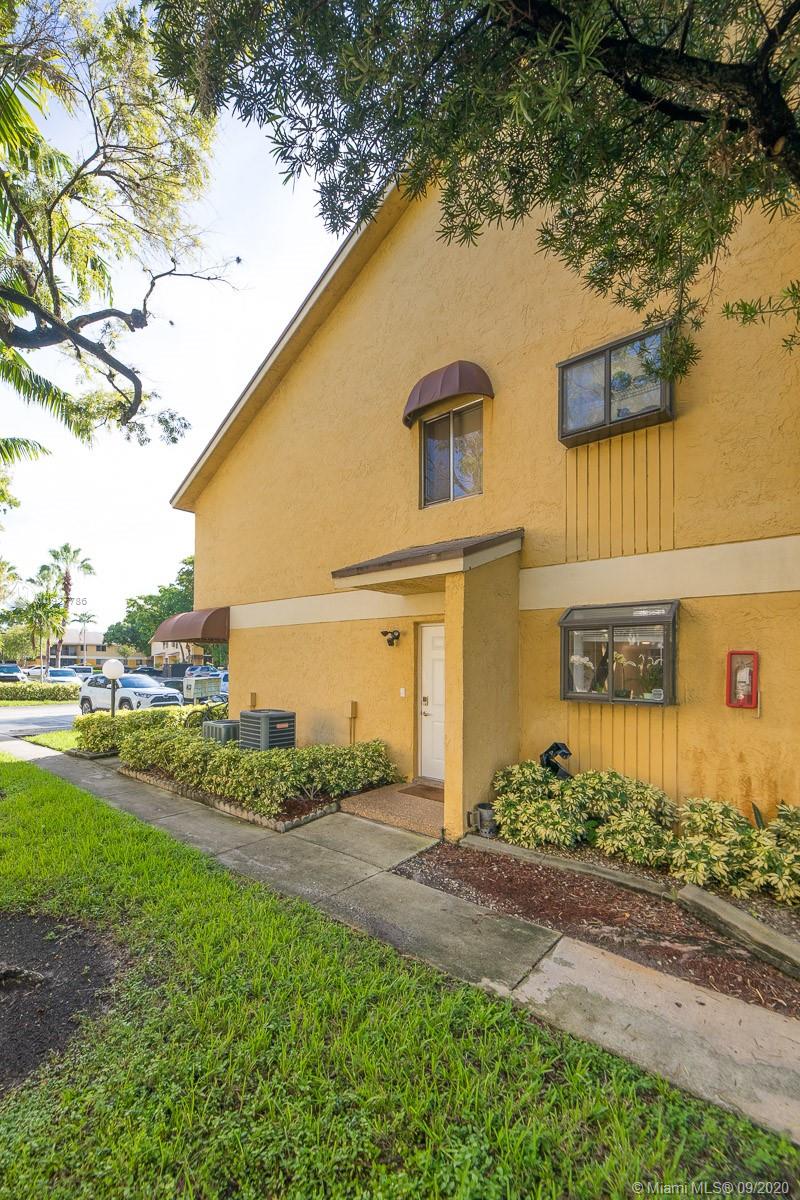 Oakland Park, FL 33309,3041 N Oakland Forest Dr #102