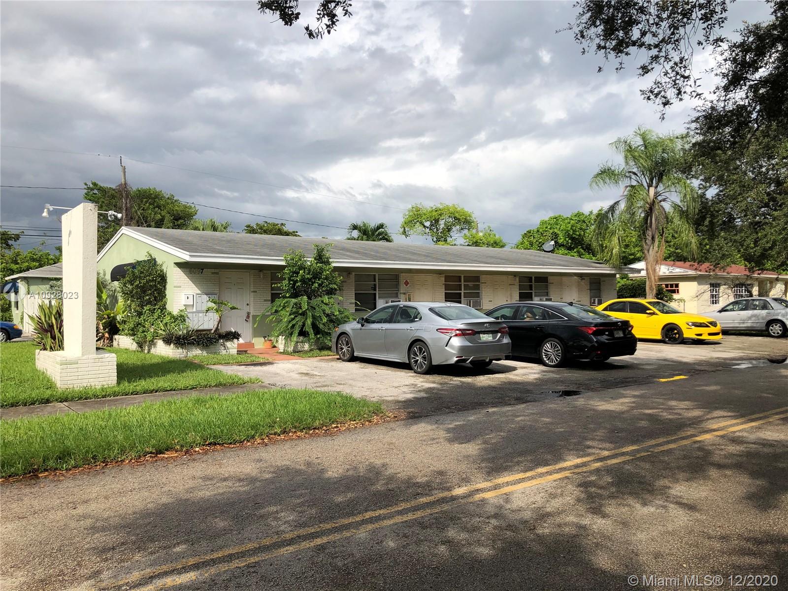 6097 Rodman St, Hollywood, FL 33023