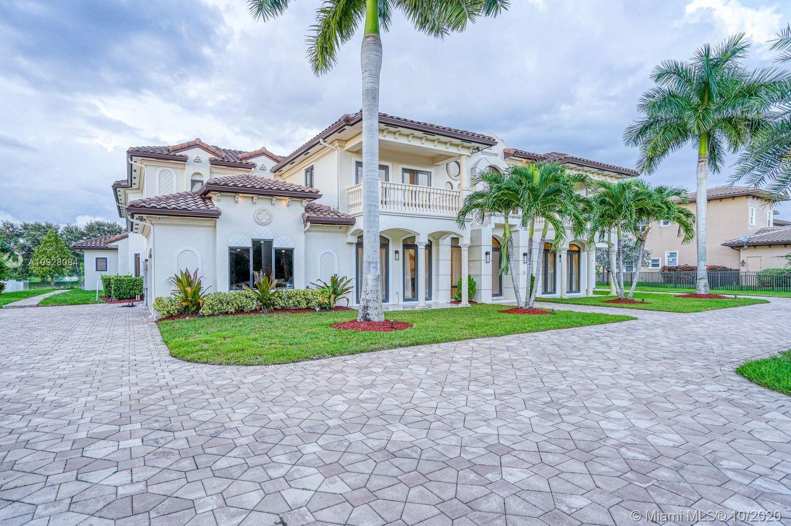 Davie, FL 33330,12683 Grand Oaks Dr