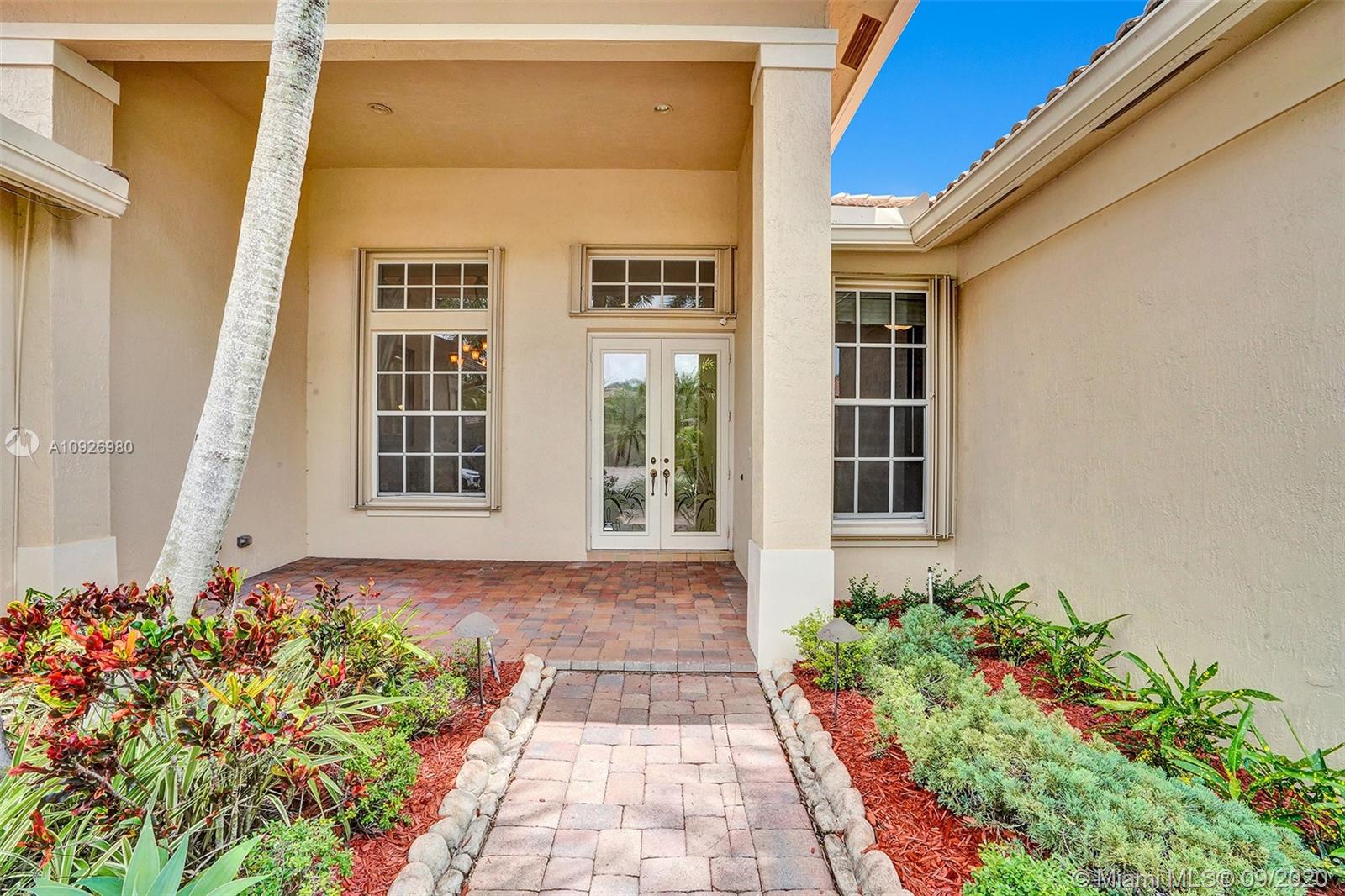 Weston, FL 33327,1623 Victoria Pointe Lane