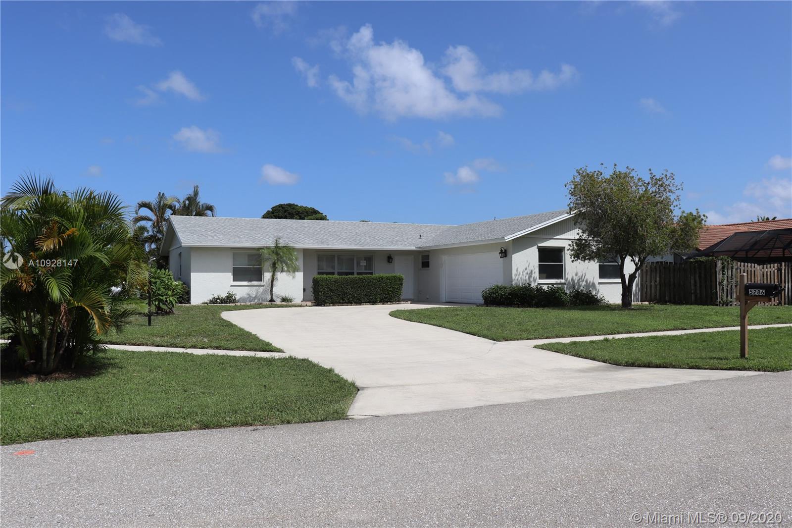 5286 W Woodstone Cir W,  Lake Worth,  FL 33463