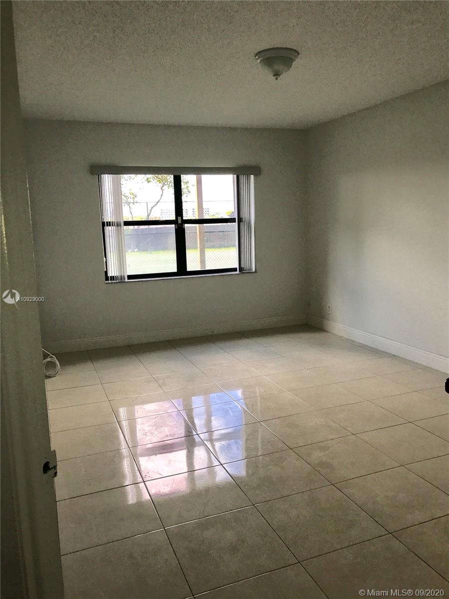 Doral, FL 33166,8290 Lake Dr #106