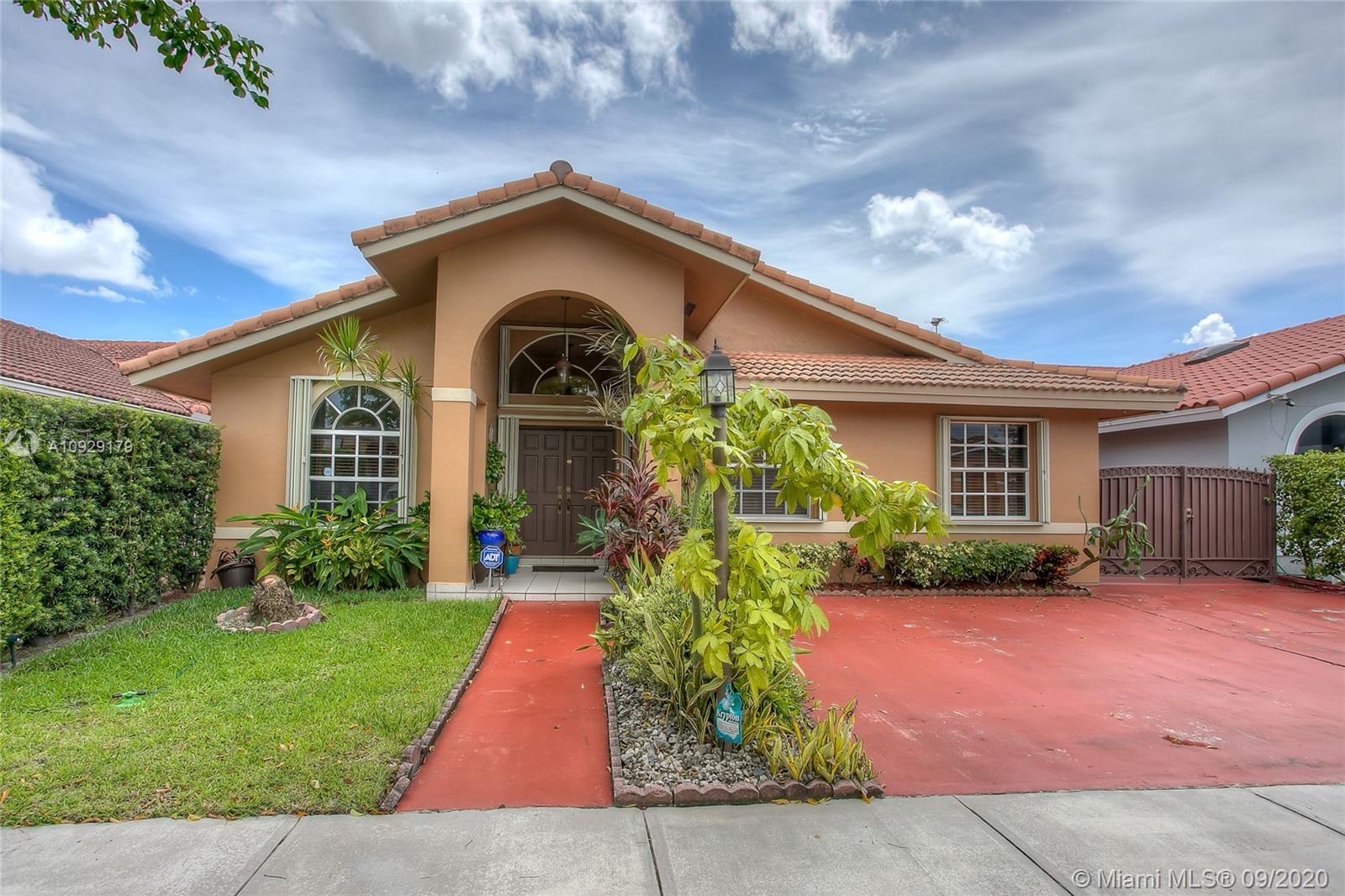 9144 NW 150th Ter, Miami Lakes, FL 33018