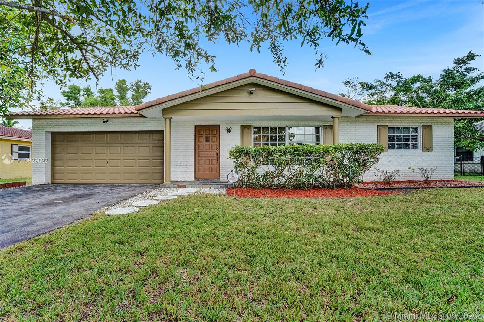 11430 NW 37th St, Coral Springs, FL 33065