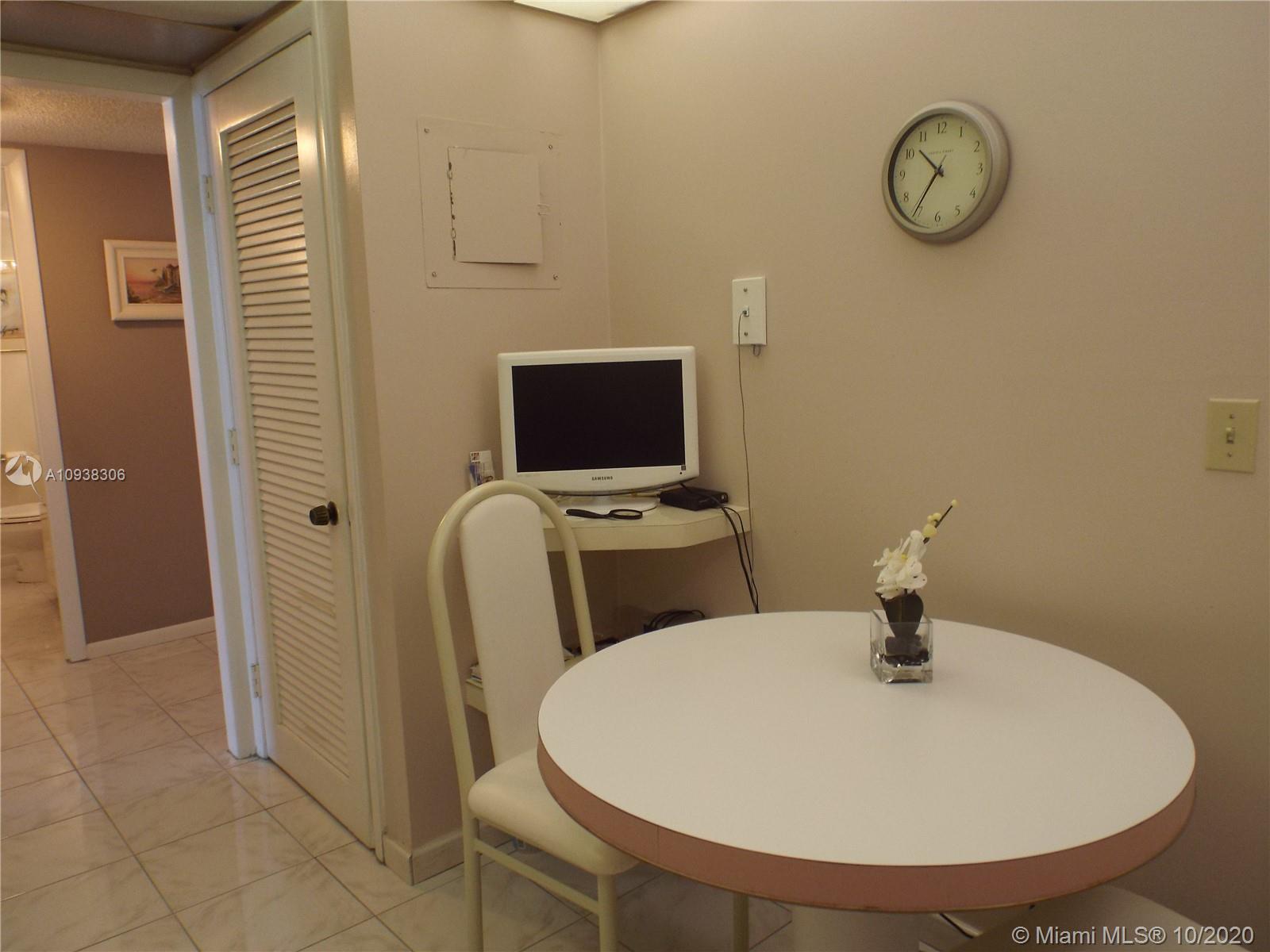 Hallandale Beach, FL 33009,1904 S Ocean Dr #1401