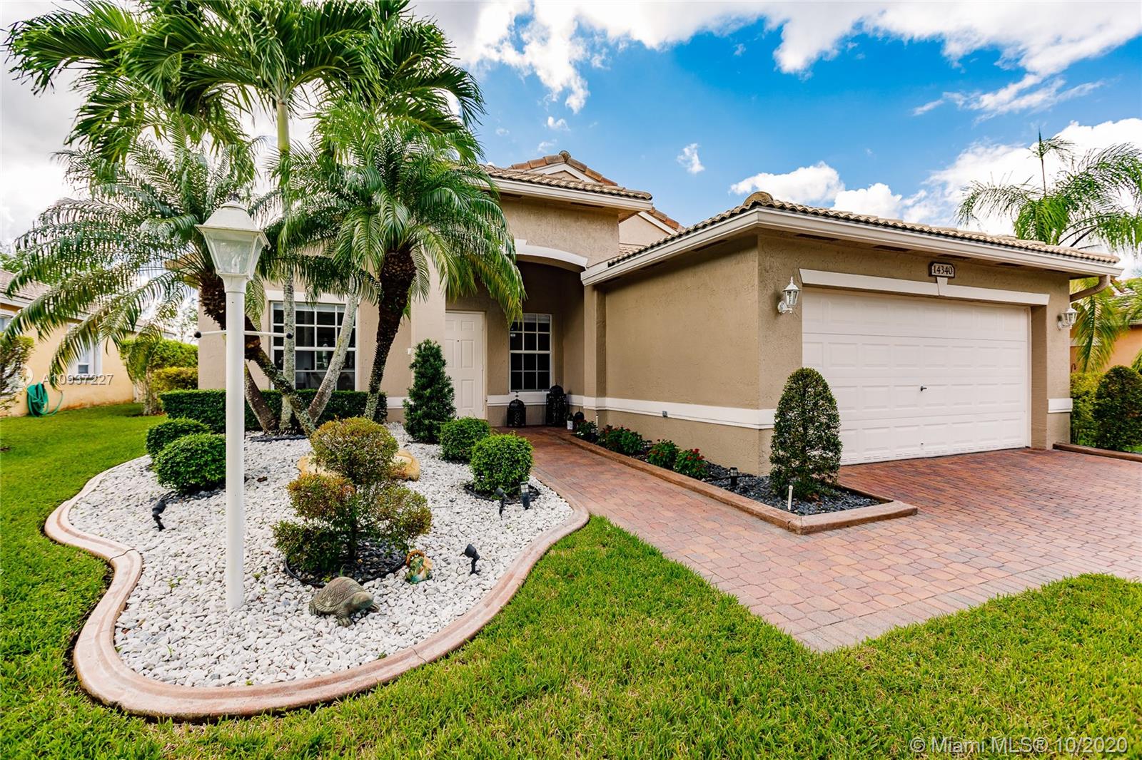 14340 NW 16th St, Pembroke Pines, FL 33028