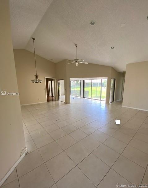 Boynton Beach, FL 33472,8195 Mooring Cir