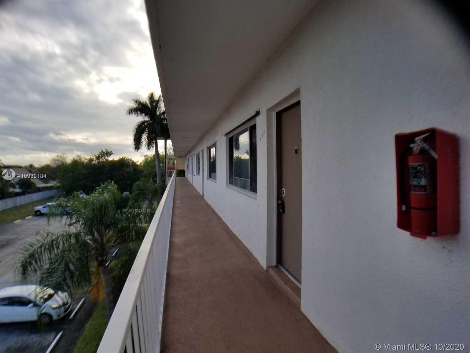 Lake Worth, FL 33462,6289 Lear Dr #304