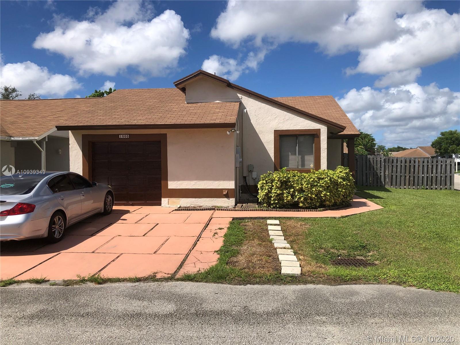 1000 SW 109th Ave, Pembroke Pines, FL 33025