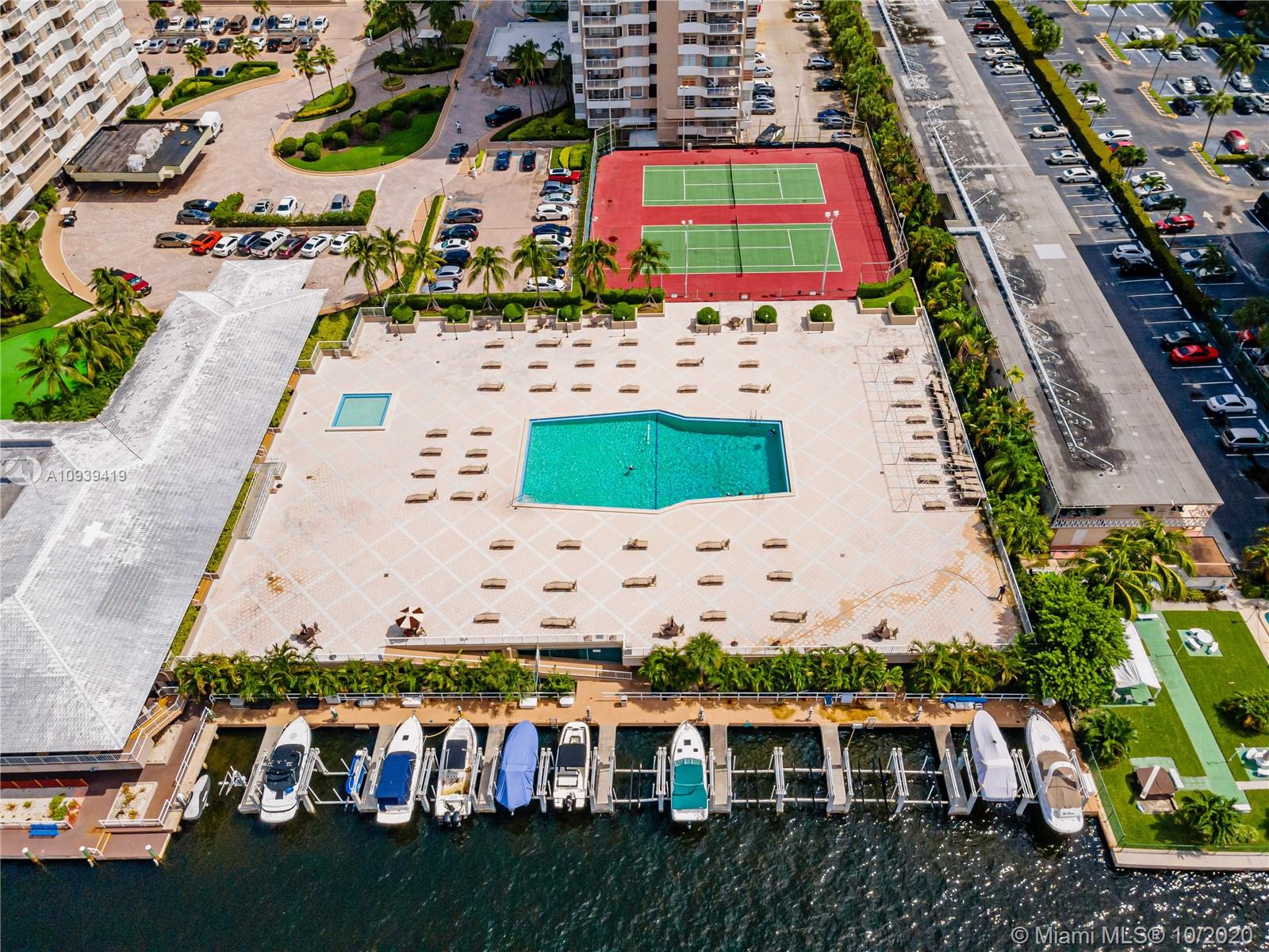 Hallandale Beach, FL 33009,1965 S Ocean Dr #15E