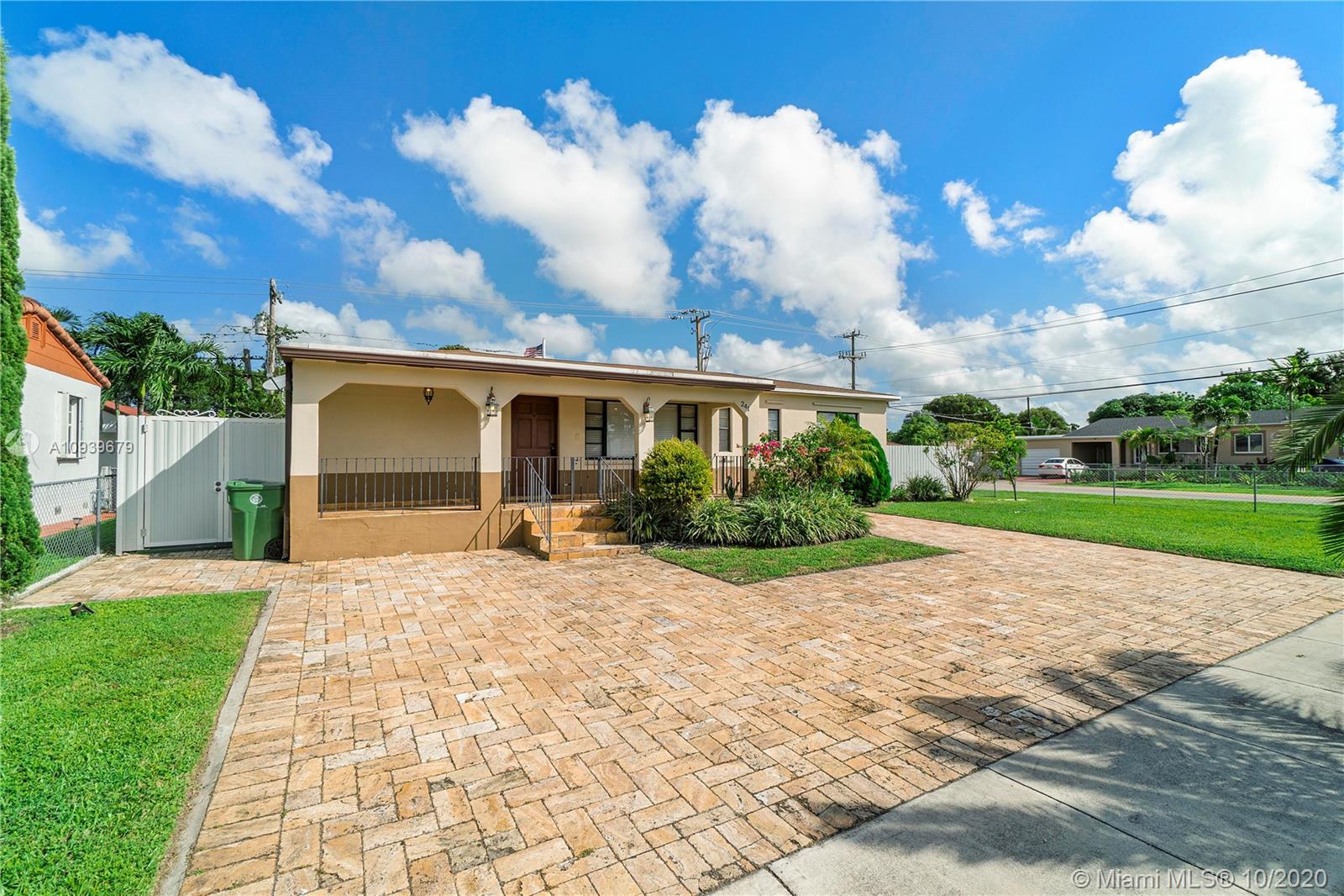 241 W 59th St, Hialeah, FL 33012