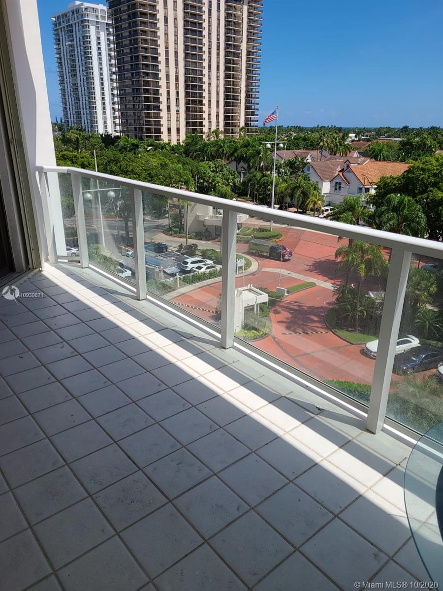 Aventura, FL 33180,19500 Turnberry Way #5F