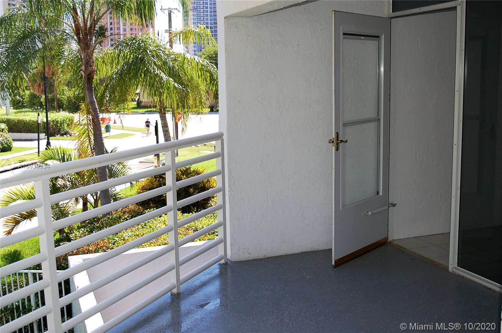 Sunny Isles Beach, FL 33160,17801 N Bay Rd #214