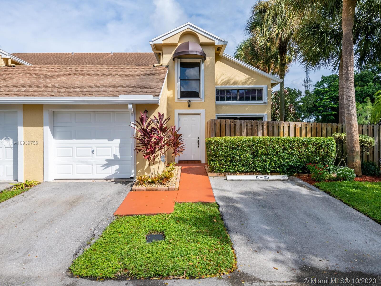 211 SW 95th Ter #104, Pembroke Pines, FL 33025