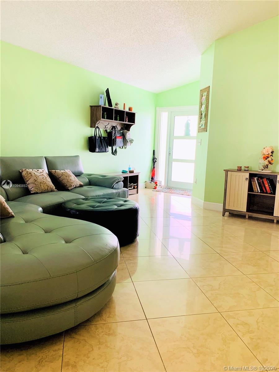 Hialeah, FL 33016,2736 W 70th St