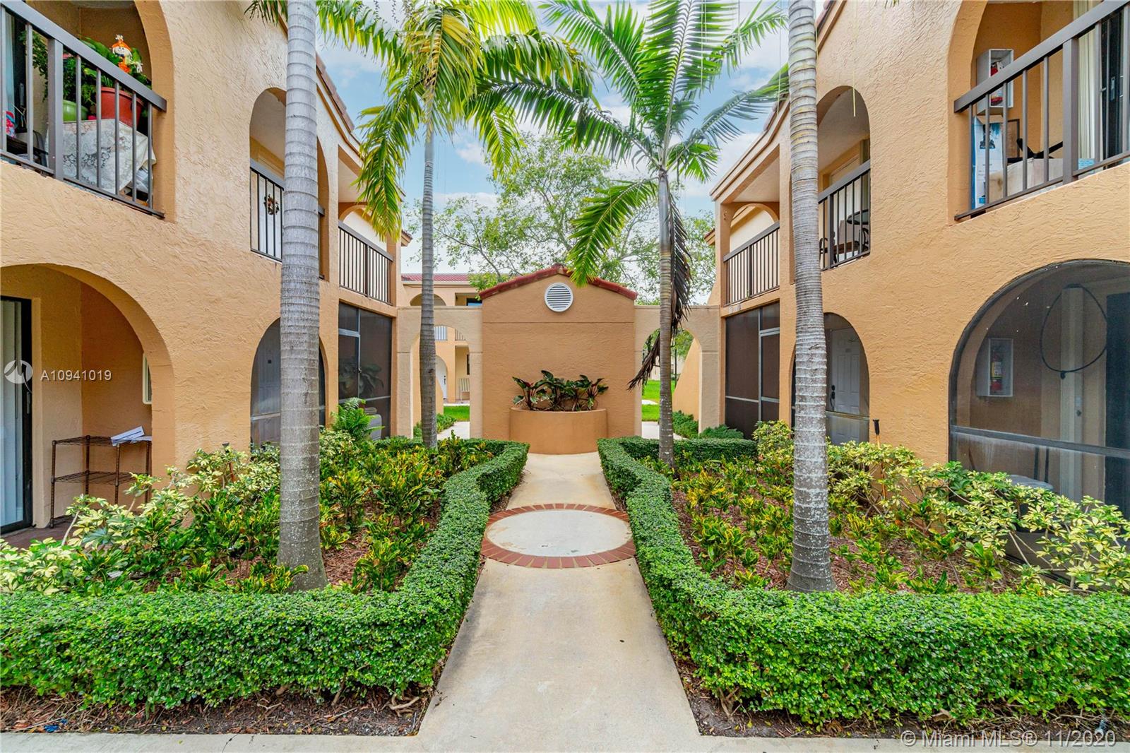 Hialeah, FL 33015,18286 Mediterranean Blvd #3-2