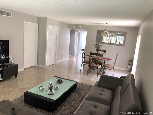 Weston, FL 33326,321 Lakeview Dr #101