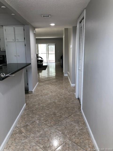 Weston, FL 33326,321 Lakeview Dr #101