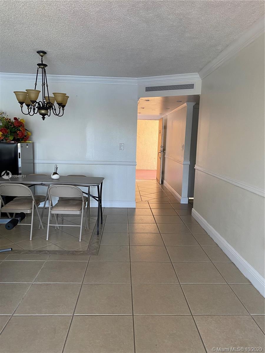 Hialeah Gardens, FL 33016,9911 W Okeechobee Rd #1-304