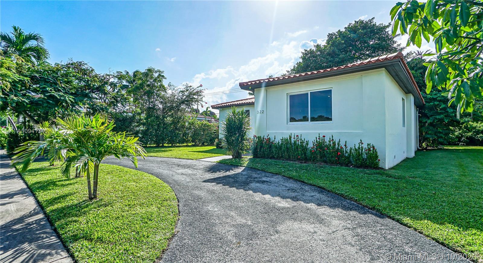 Coral Gables, FL 33134,322 E Ponce De Leon Blvd