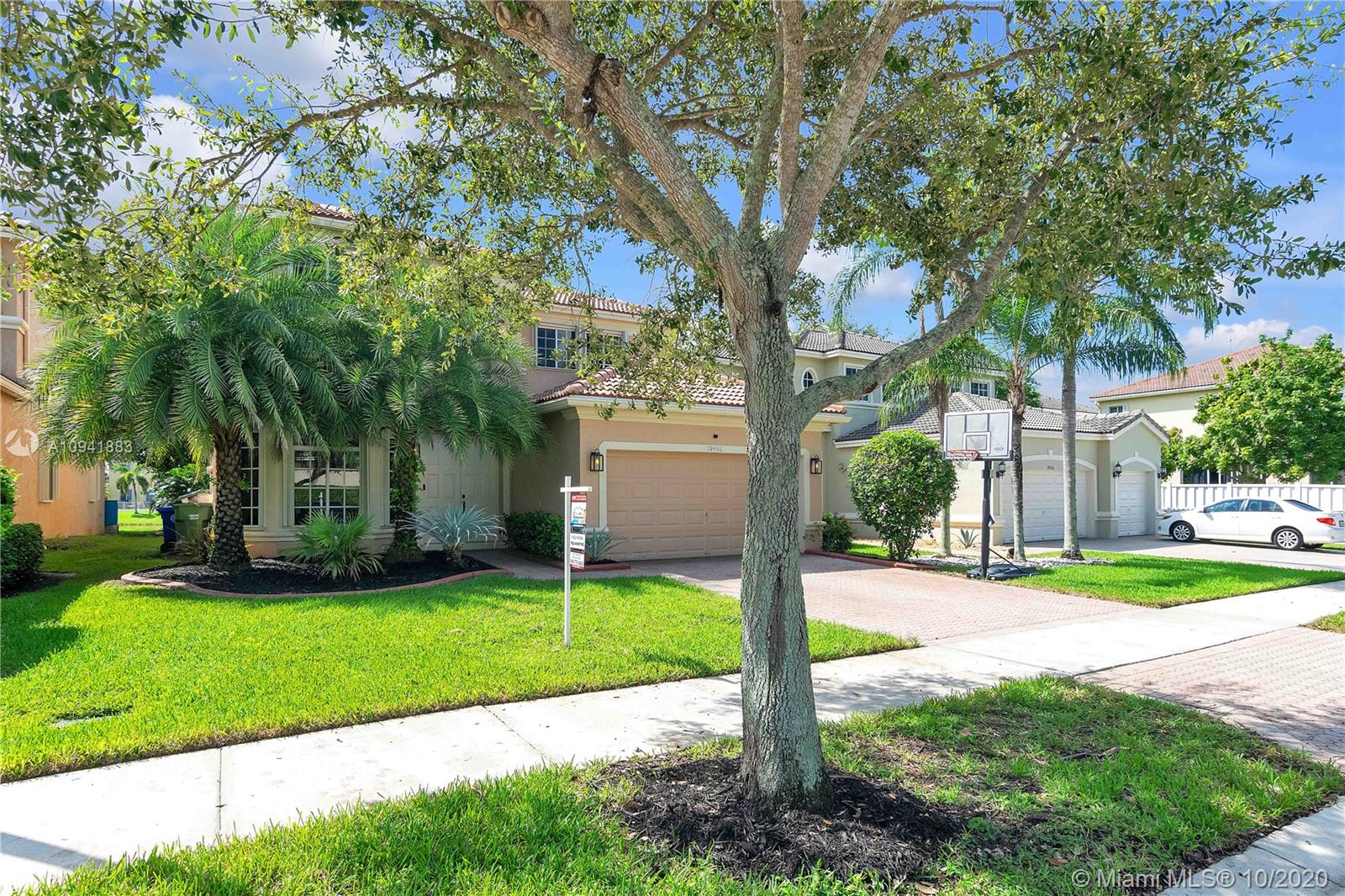 Pembroke Pines, FL 33332,19448 SW 64th St