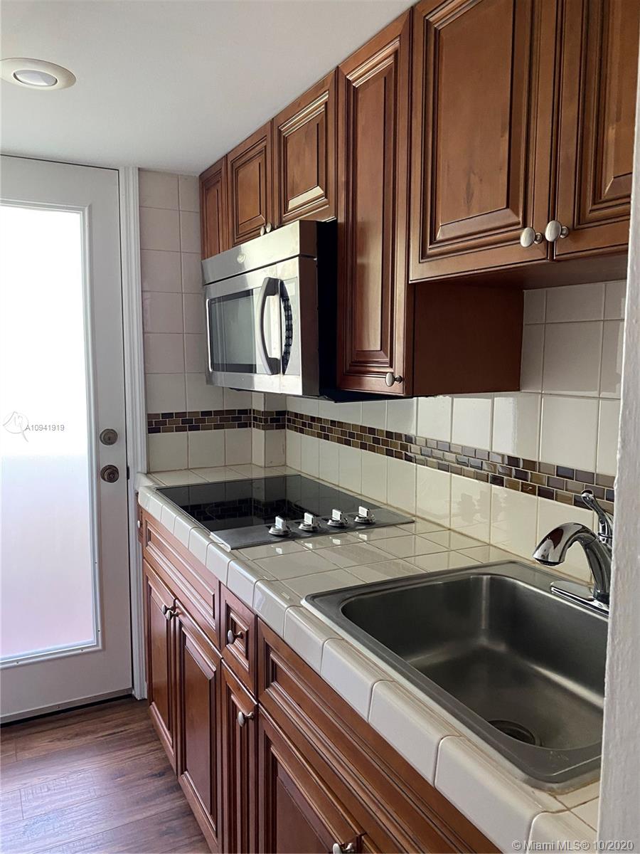 Coral Gables, FL 33134,335 Navarre Ave #3