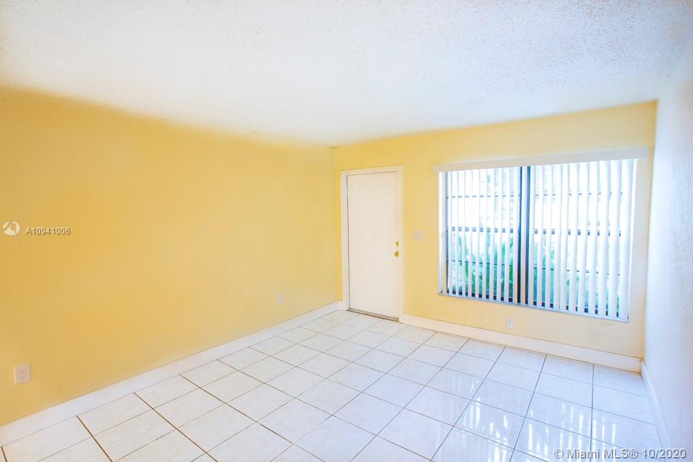 North Miami Beach, FL 33162,1622 NE 151st St #1622