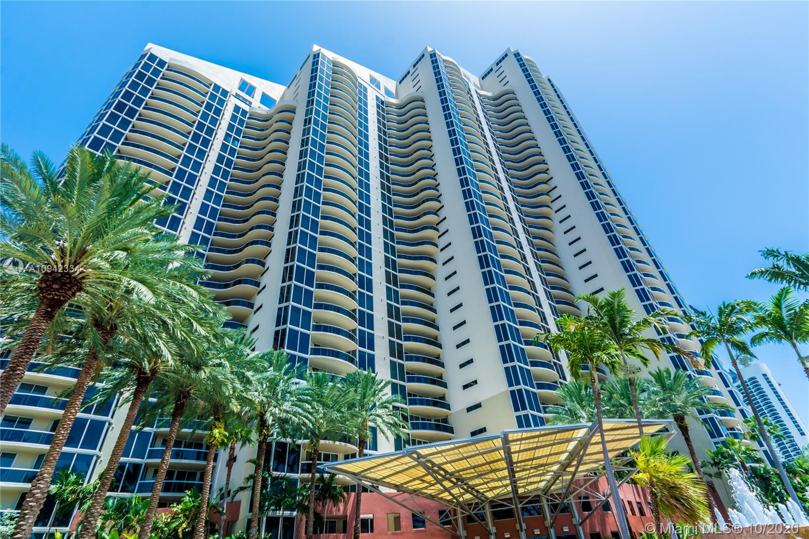 Sunny Isles Beach, FL 33160,17555 Collins Ave #3203