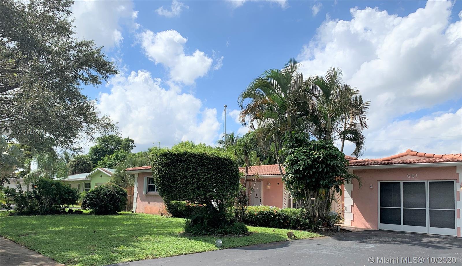 601 NW 46th Ter, Plantation, FL 33317