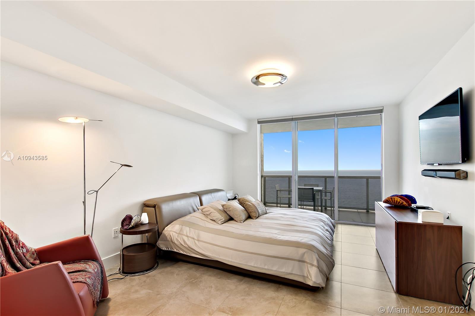 Hallandale Beach, FL 33009,1800 S Ocean Dr #1902